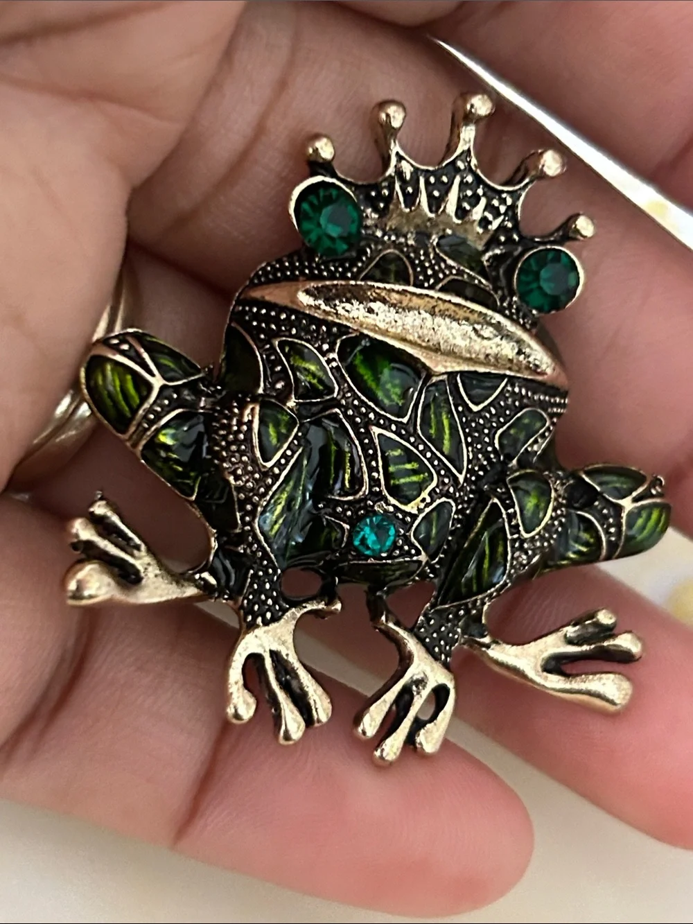 Crowned Green Jeweled Frog Accent brooch Unbranded
